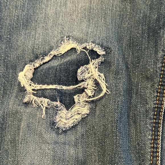 American Eagle Tomgirl Distressed Relaxed Jeans - Size 2 (Short 27”) Medium Wash - Picture 14 of 15